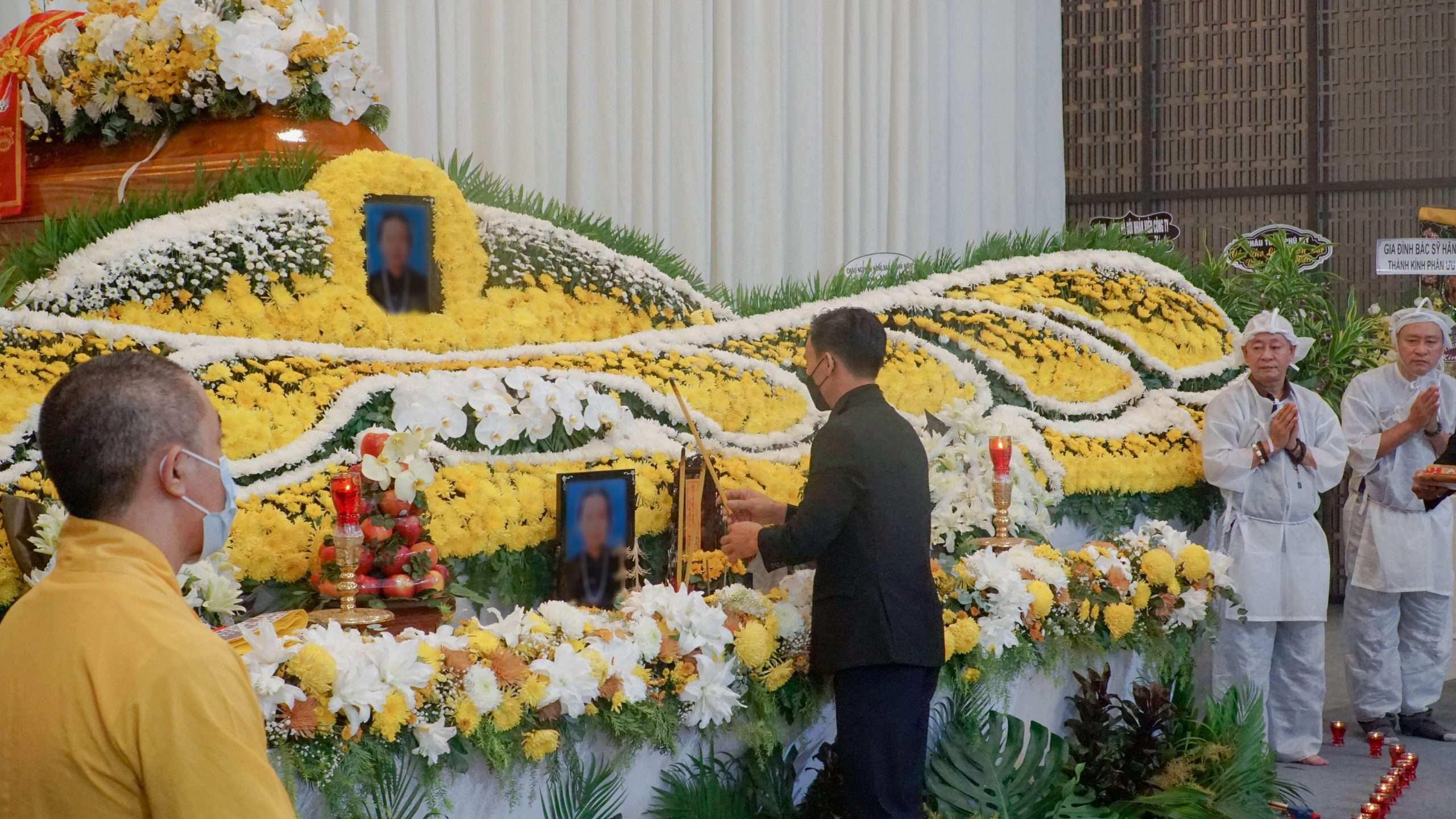 nha co dam tang nen kieng gi de nguoi cao tuoi phu nu mang thai den vieng