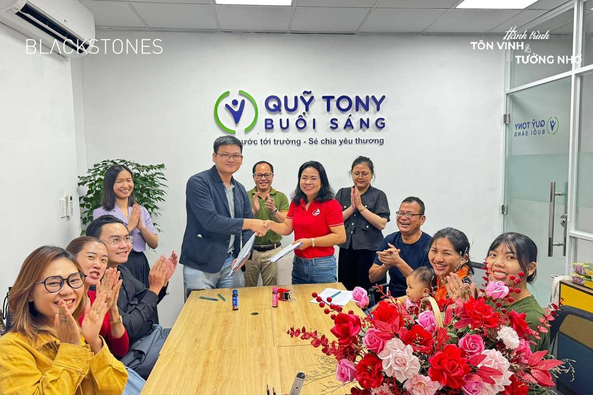 Blackstones kết nối với quỹ của Tony Buổi sáng, để hỗ trợ gia đình từ thiện sau tang lễ